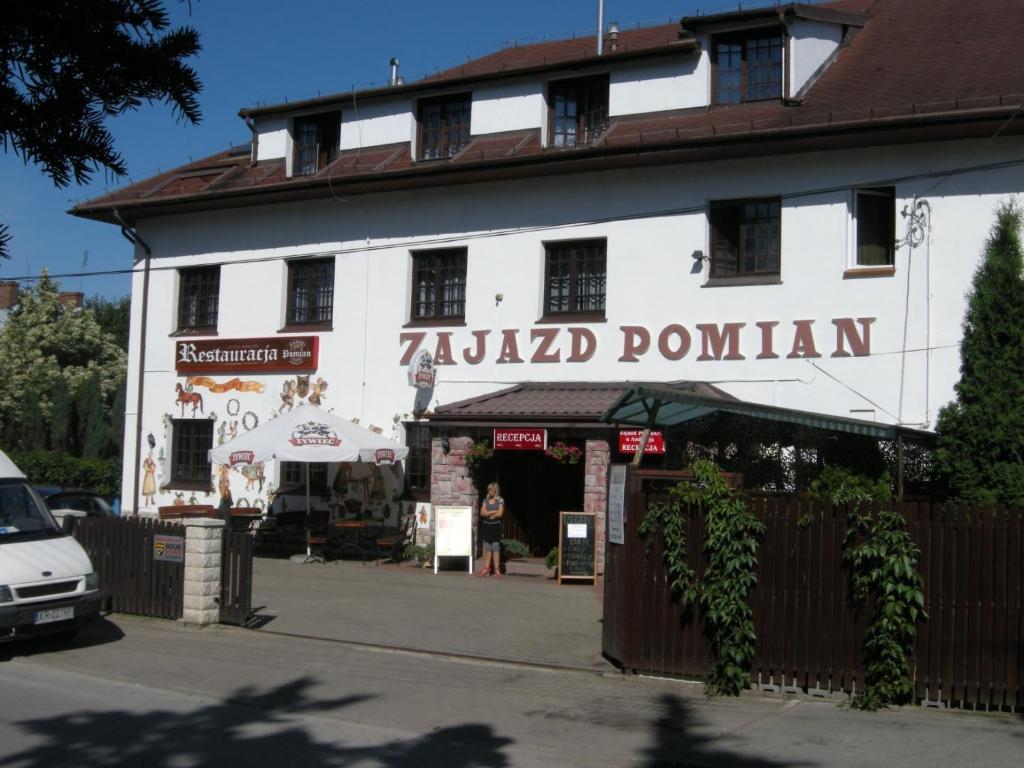 Zajazd Pomian Ozarow Mazowiecki Zewnętrze zdjęcie