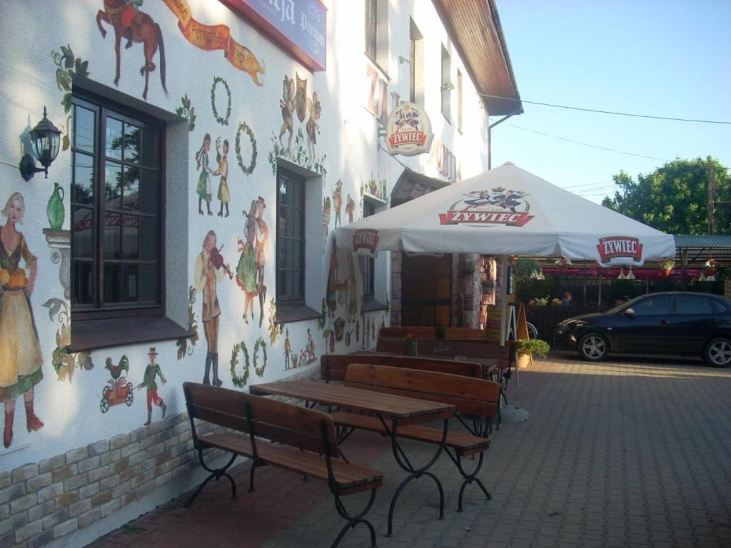 Zajazd Pomian Ozarow Mazowiecki Zewnętrze zdjęcie